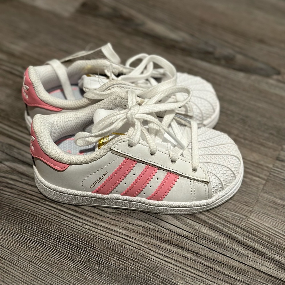 Toddler / Baby Girl White and Pink Adidas Superstar NWT size 7